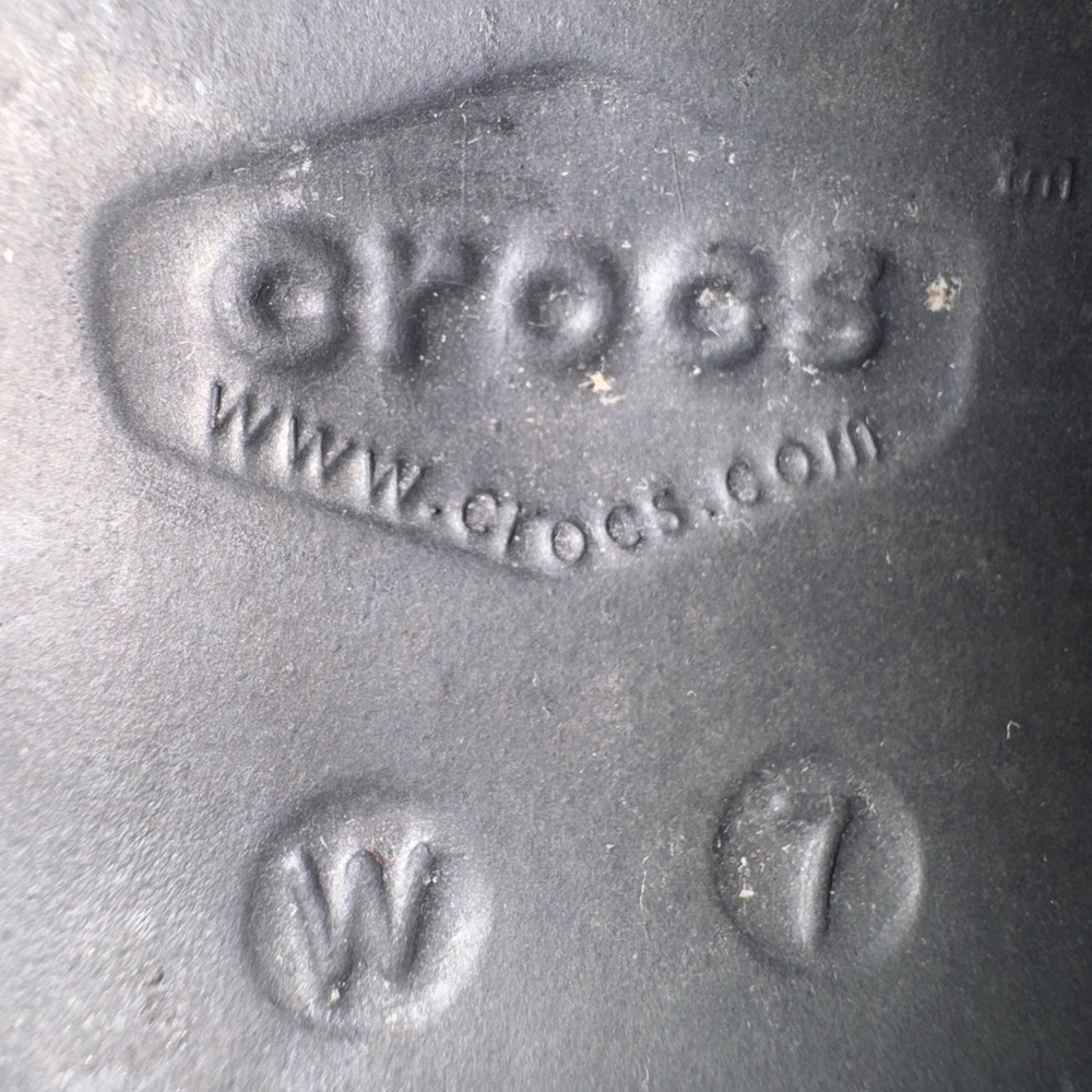 Crocs, size 7 - Picture 6 of 6